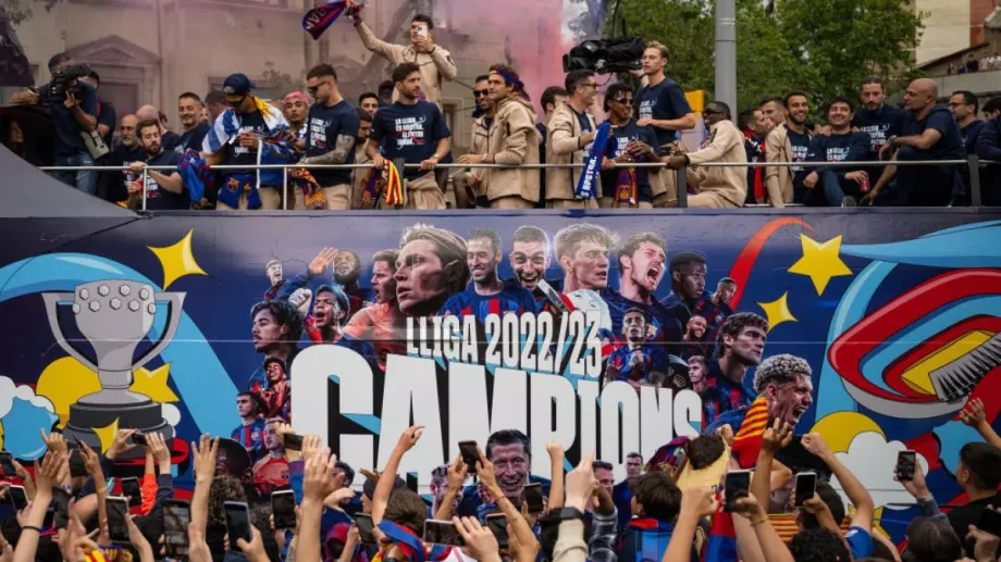 "Как ги разнасят!": Играчите на Барса злорадствали на Сити - Реал в отборния чат