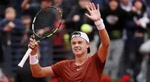 Безупречен Холгер Руне се разправи с Новак Джокович и ще играе полуфинал в Рим (ВИДЕО)