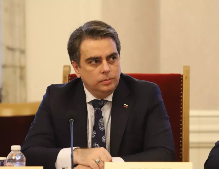 Асен Василев: Силно вярвам, че ще имаме правителство с втория мандат
