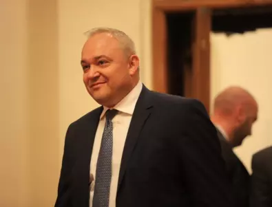 МВР министърът на Радев се оплаква: Търсят се удобни хора за местните избори