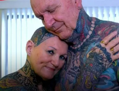 Жена изчака съпруга си да почине, за да татуира цялото си тяло (СНИМКИ)