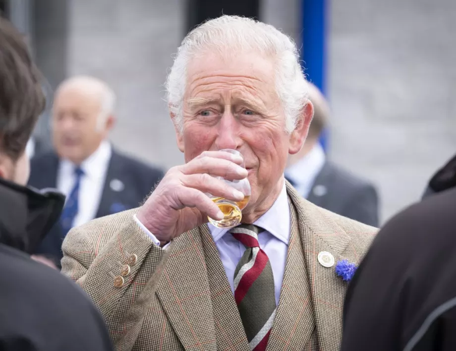 Тайната алкохолна съставка в диетата на крал Чарлз III, с която денят му става по-приятен