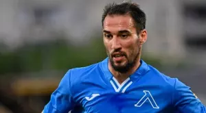 {{ otherArticle[0].article.title }}