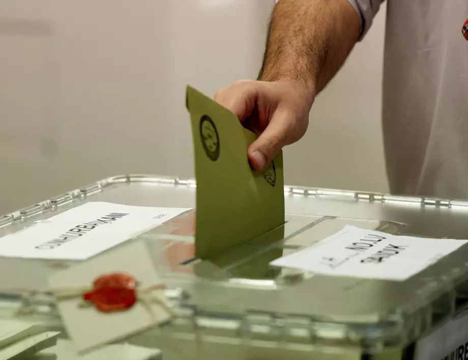 Първи прогнози: "Нова демокрация" печели между 36-40% от гласовете в Гърция