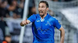 ВИДЕО: Ивелин Попов бе напът да донесе победата на Левски, но гредата осуети плановете му