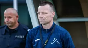 {{ otherArticle[0].article.title }}