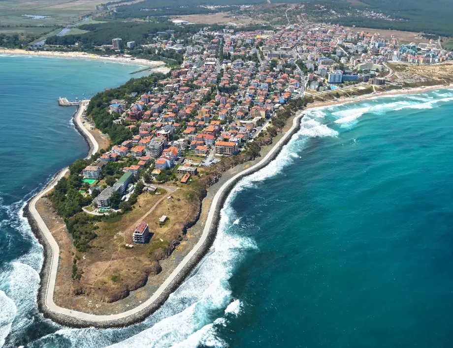 Община Приморско: Изследванията на РЗИ показват, че морската вода е чиста