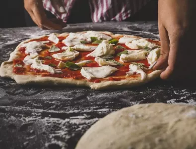 Стъпка по стъпка: Как да си направите вкусна домашна пица