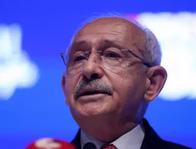 Кортежът на Кемал Кълъчдароглу, бившия кандидат за президент на Турция, претърпя катастрофа (ВИДЕО)