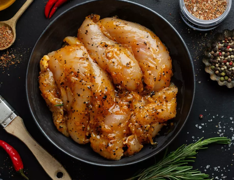 САЩ одобриха за продажба отгледано в лаборатория пилешко месо