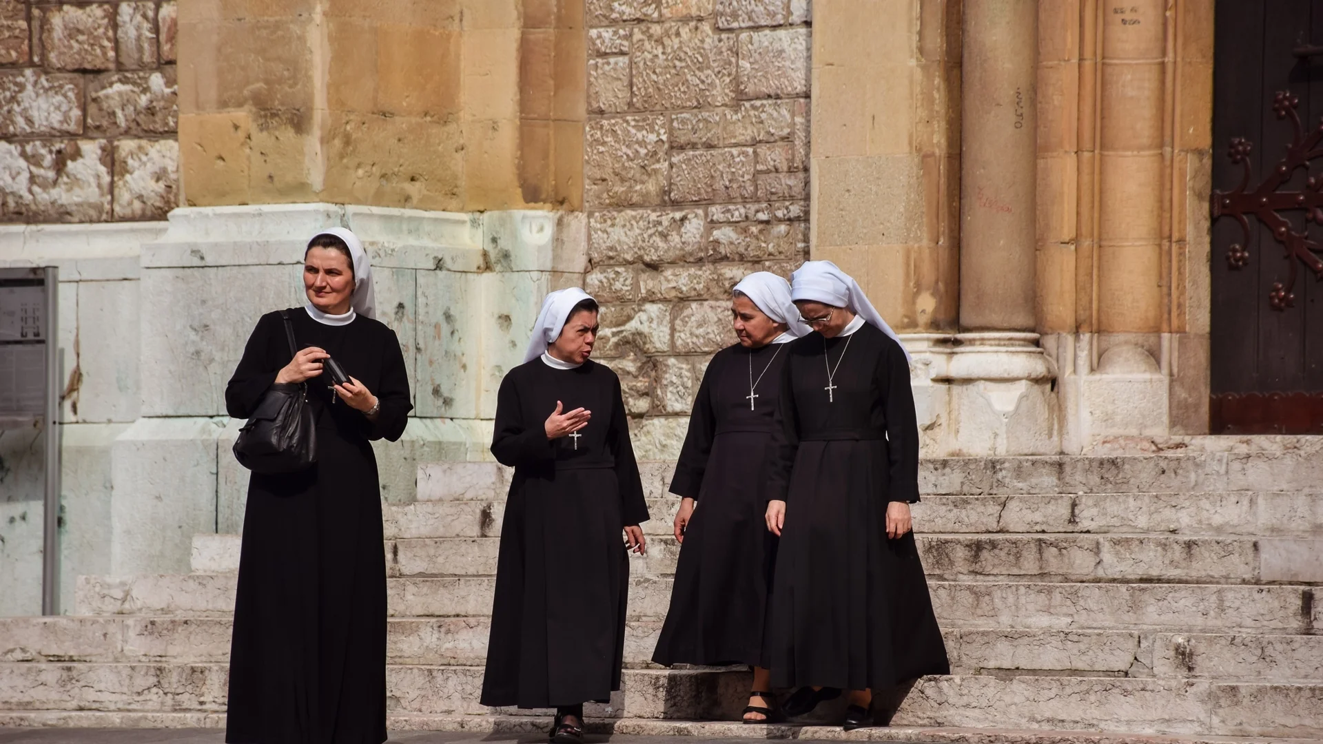Пуснаха на свобода отвлечените монахини в Хаити