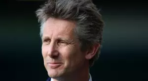 "Състоянието му е тревожно": Аякс с актуална информация за Ван дер Сар