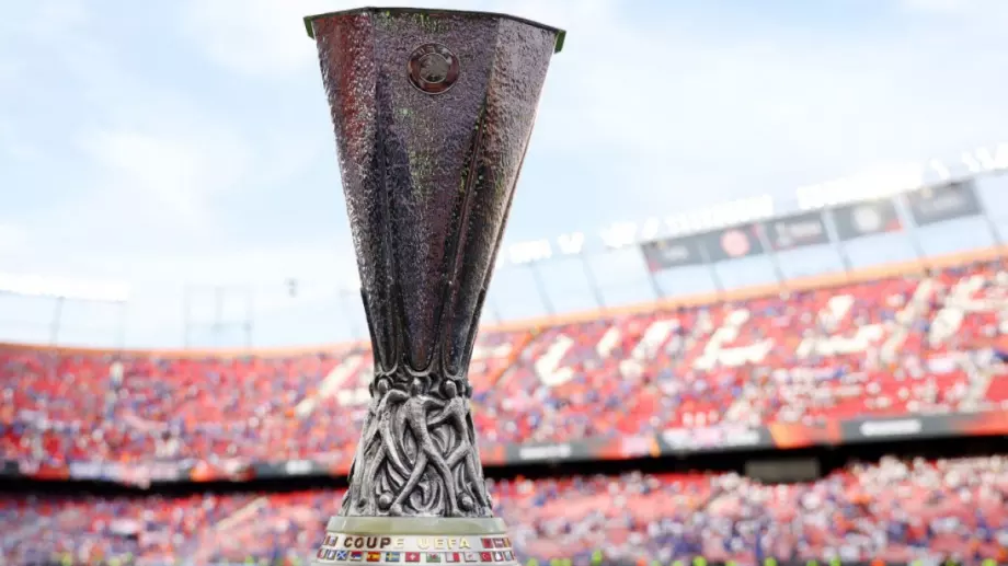 Жребият в Лига Европа: Две брутални групи, приемливи съперници за Ливърпул и късмет за Рома и Байер