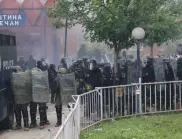 Албанци протестират в Южна Митровица (ВИДЕО)