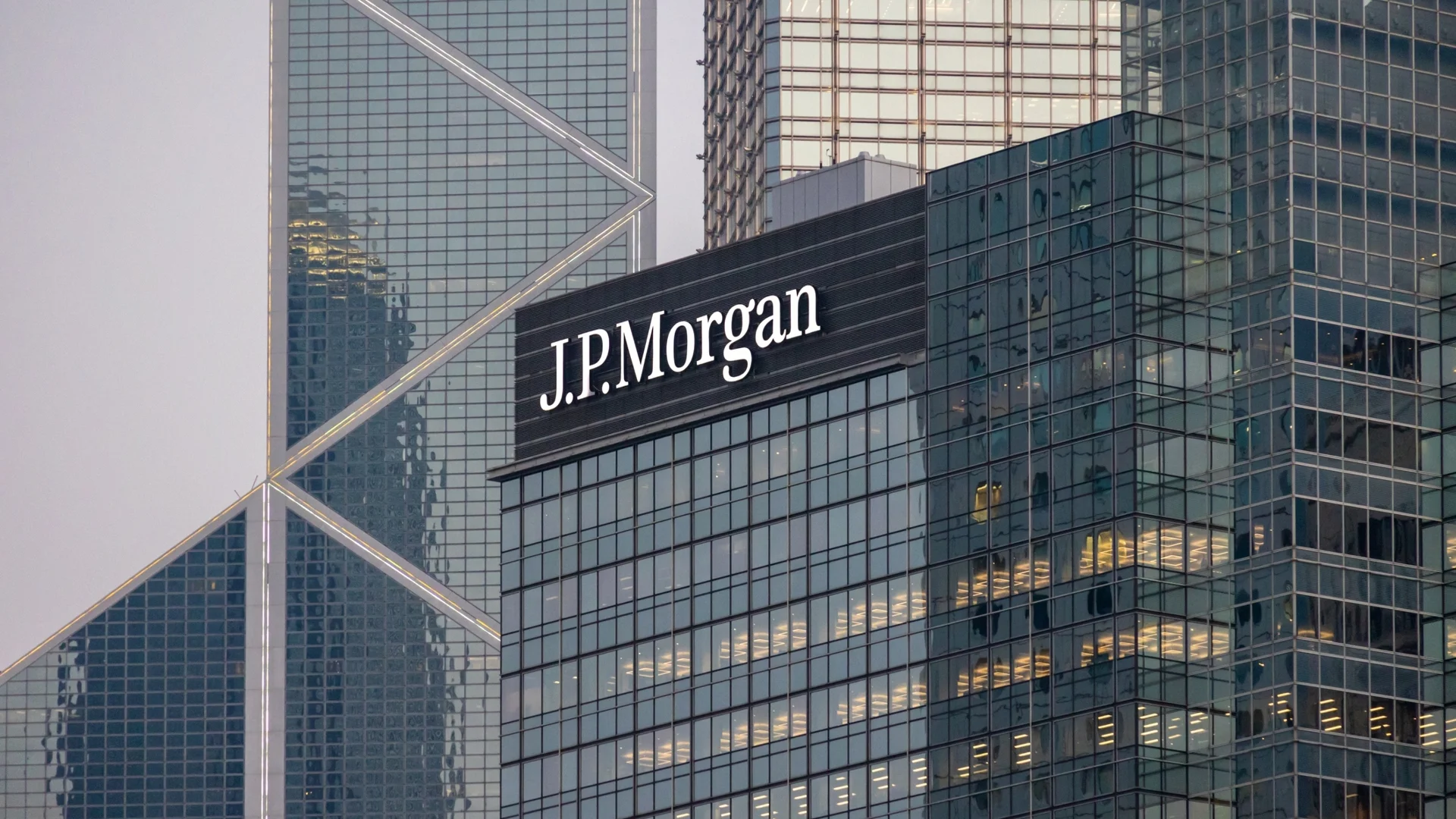 Руски съд разпореди изземане на активи на JPMorgan Chase