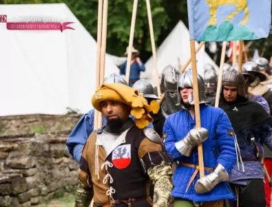 Реконструктори от седем държави събира средновековният фестивал на крепостта 