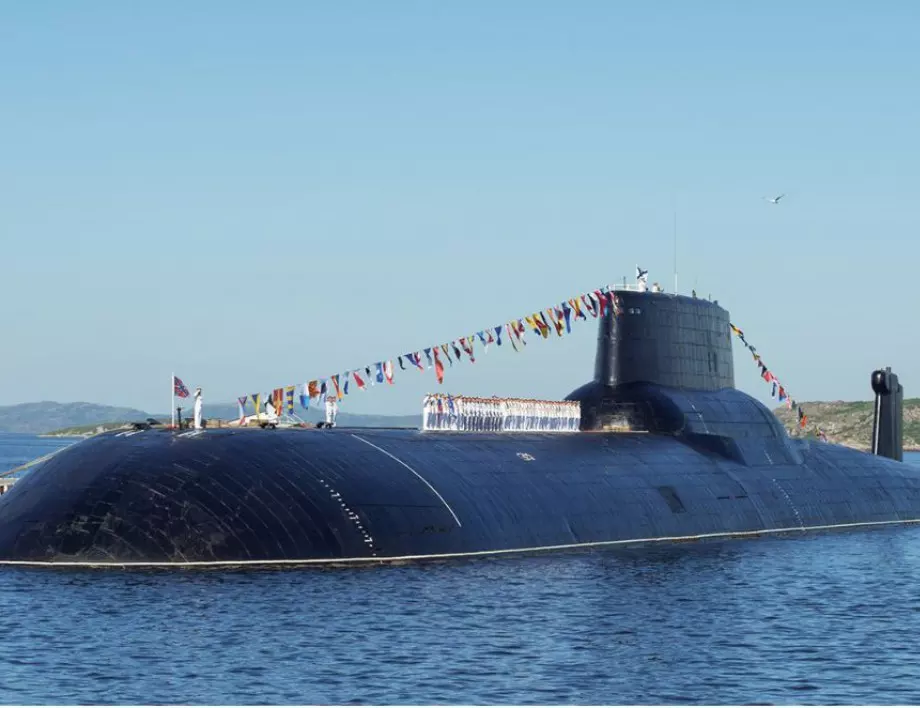 Русия свали от бойно дежурство подводния атомен крайцер "Дмитрий Донской"