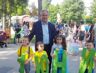 Кметът на Плевен поздрави всички деца по случай 1 юни