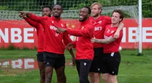 {{ otherArticle[0].article.title }}