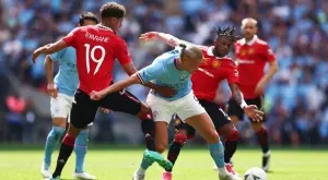 Коварните дуели на Манчестър Юнайтед и Манчестър Сити по ТВ: Къде да гледаме мачовете от Висшата лига?