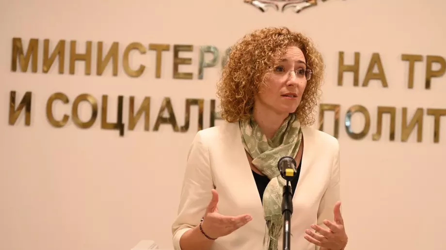 Шалапатова обеща допълнителни мерки в помощ жени, жертви на насилие 
