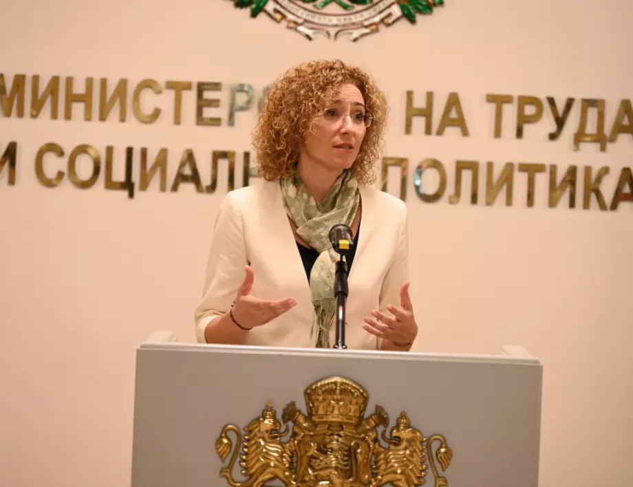 Шалапатова обяви ще остане ли министър и след ротацията