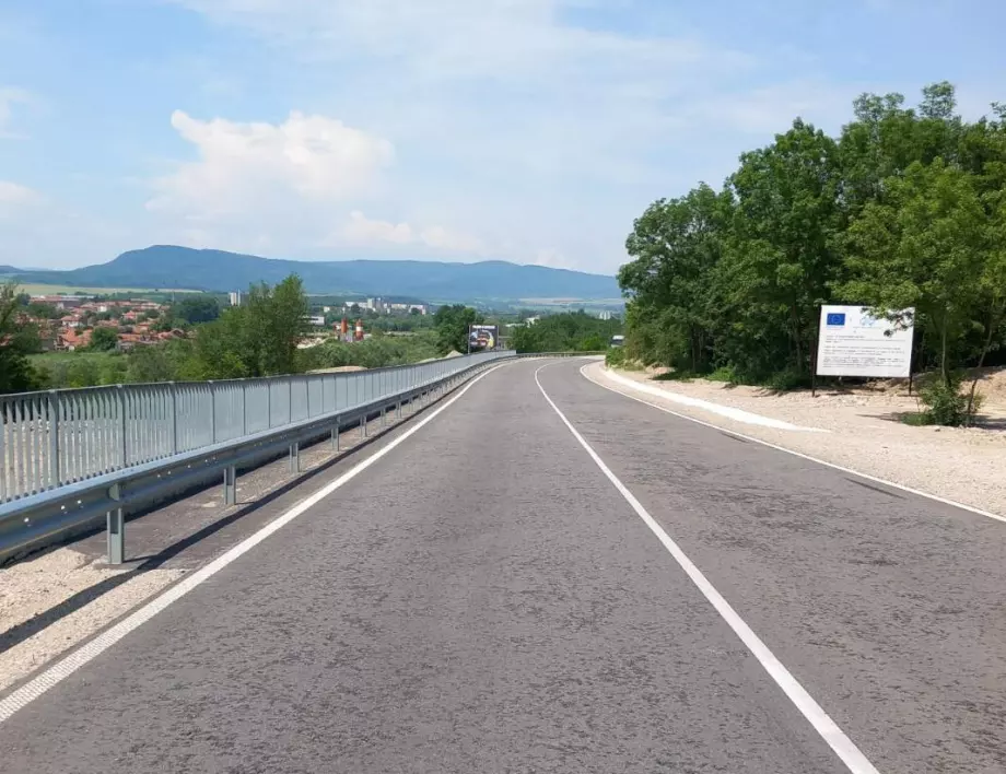Укрепиха свлачището по пътя Севлиево - Велико Търново, ето каква е инвестицията