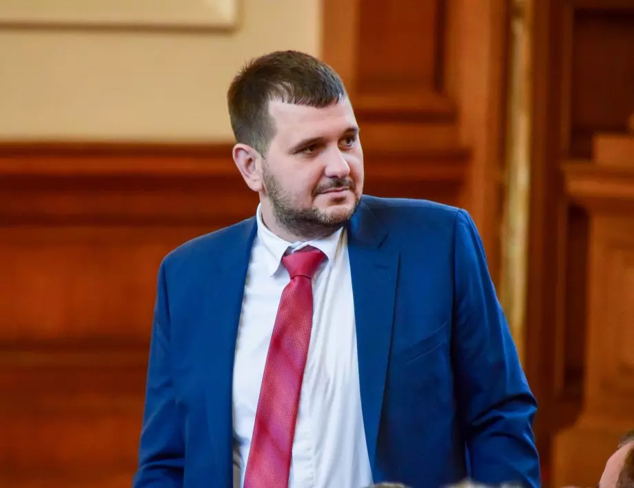 ДСБ иска обяснение от Асен Василев за намеците към Хинков (ВИДЕО)