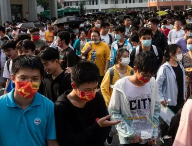 Милиони китайски ученици се явяват днес на най-стресовите изпити в света 