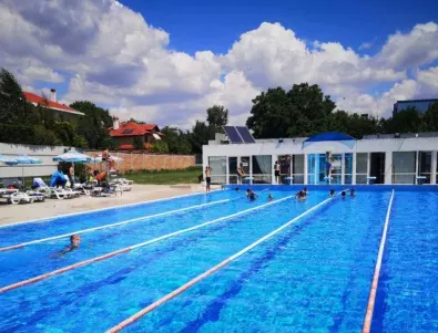Откритите плувни басейни в Бургас отварят врати