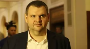 Голям обрат около Нургюл: Пеевски излетя за Баку заради българската гордост