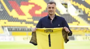 {{ otherArticle[0].article.title }}