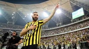 Мондиал или Карим Бензема? 60 000 запалянковци създадоха "аржентинска" атмосфера за легендата (ВИДЕО)