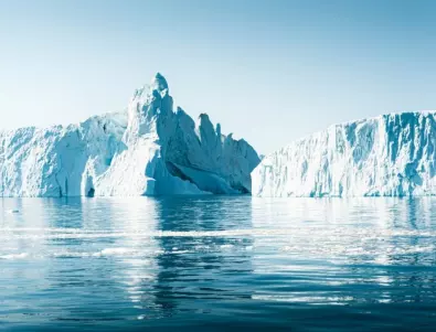 Най-големият айсберг в света се разпадна (СНИМКИ)