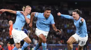 Крадци ограбиха къщата на Джак Грийлиш, докато той играе, а тя е пълна с роднини