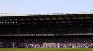 Под натиск от феновете: Евертън би шута на борда на директорите на клуба