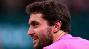 {{ otherArticle[0].article.title }}