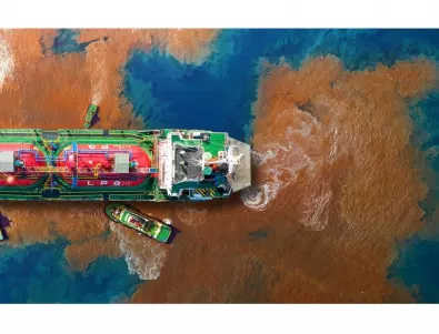 Огромен нефтен разлив заради мистериозно корабокрушение на Карибите (ВИДЕО)