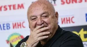 {{ otherArticle[0].article.title }}