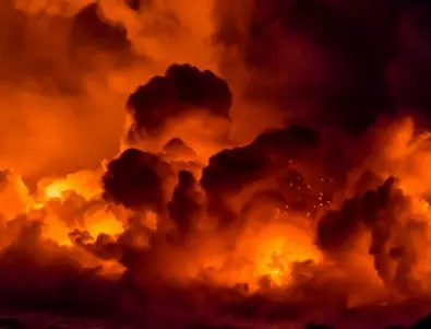 Голям пожар в Подмосковието, вдигнаха хеликоптери на помощ (ВИДЕО)