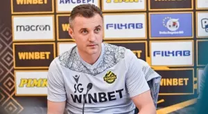 {{ otherArticle[0].article.title }}