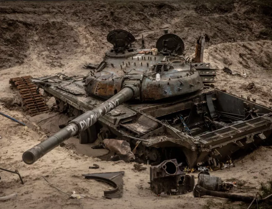 Докато вие лошо криете танка, ние ви погребваме: Украински граничари с ефектно ВИДЕО