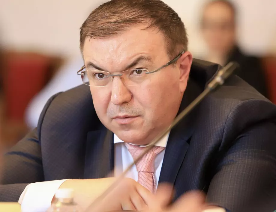 Проф. Костадин Ангелов: В качеството си на какъв Болтаджиев се изказва от името на министър Хинков?