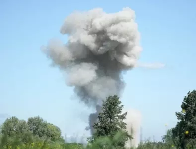 Удар по руска база в Нова Каховка, пожар гори и в региона на Курск (ВИДЕА)