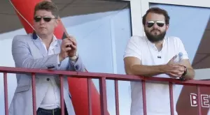 {{ otherArticle[0].article.title }}