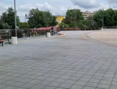 Осигуряват още една възможност за достъпност до сцената на площада в Асеновград