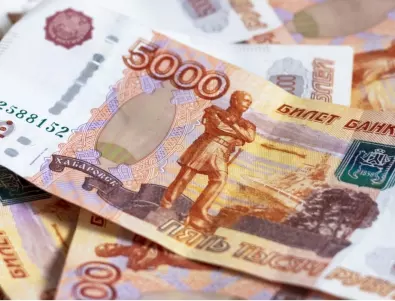 Путин нареди износителите да продават валутата си, за да закрепи рублата