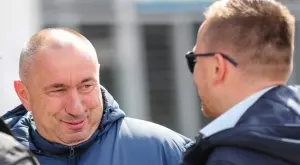 {{ otherArticle[0].article.title }}