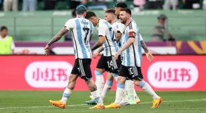 Раздадоха кислородни бутилки на Меси и Ко преди визитата на един от най-високите стадиони