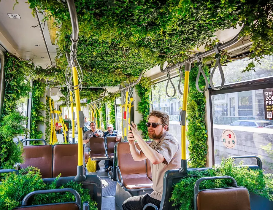 Трамвай-градина в Белгия зарадва пътниците (СНИМКИ)